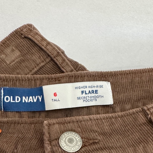 Old Navy Women's Higher High-Rise Flare Corduroy Pants in Brown 6 Long - Picture 2 of 9